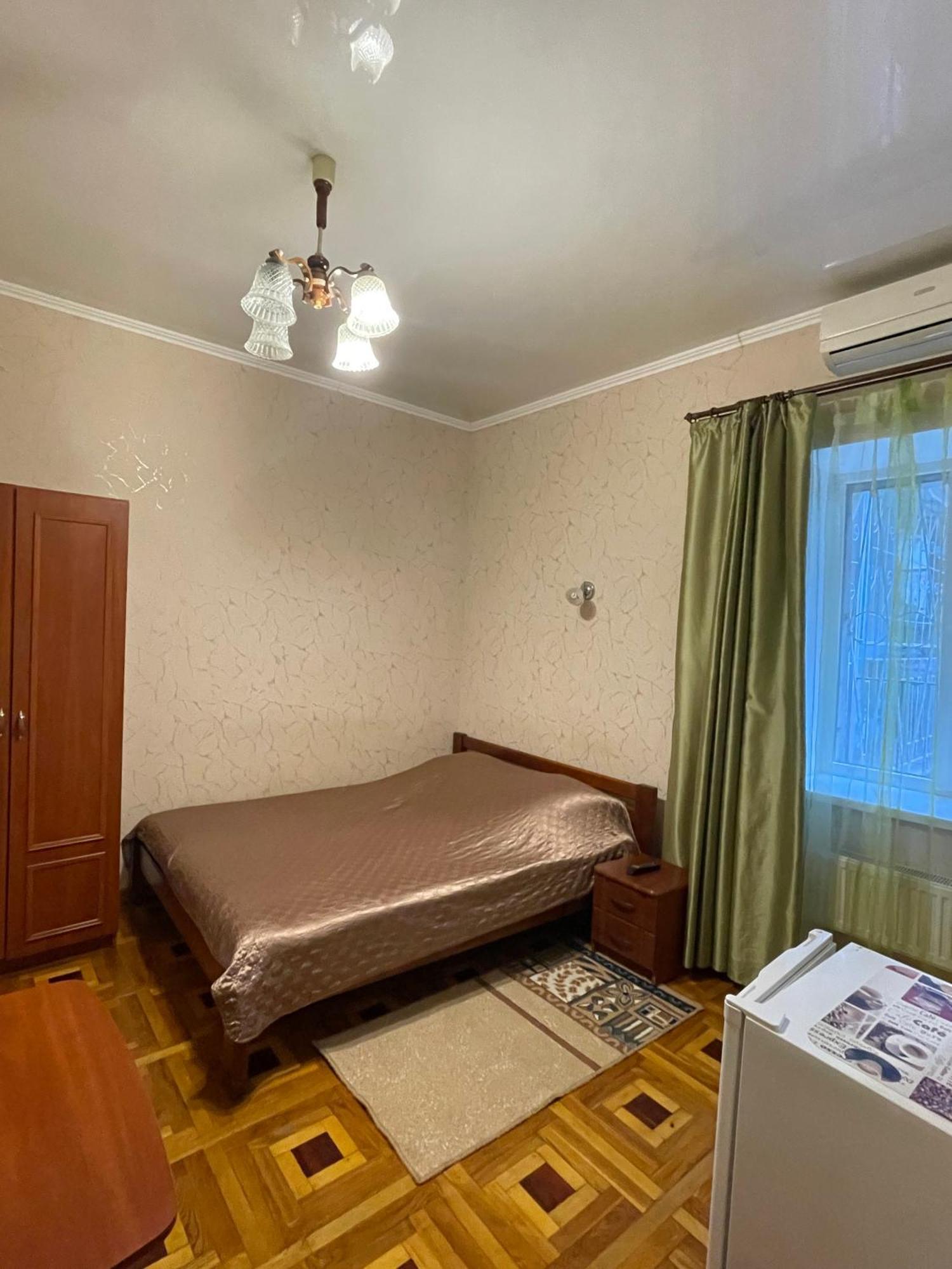 Затишні Номери В Самому Центрі Одеси Odesa Exterior foto
